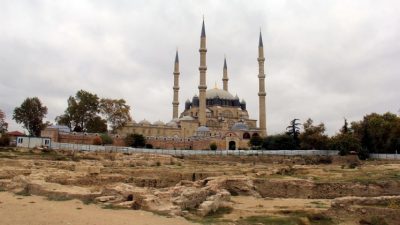 YEMİŞKAPANI KAZI ALANI KENTE ZARAR VERİYOR