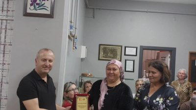 Kadın Meclisi üyesi Şenay Salam’a Plaket