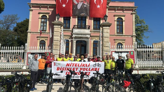 GÜVENLİ NİTELİKLİ BİSİKLET YOLLARI İSTİYORUZ